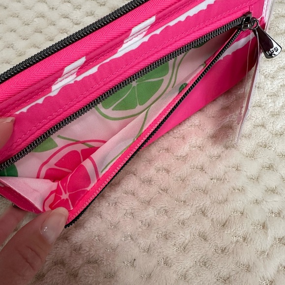 New with tags! Lug wallet / wristlet called the straddle in magenta stripe - Picture 5 of 7